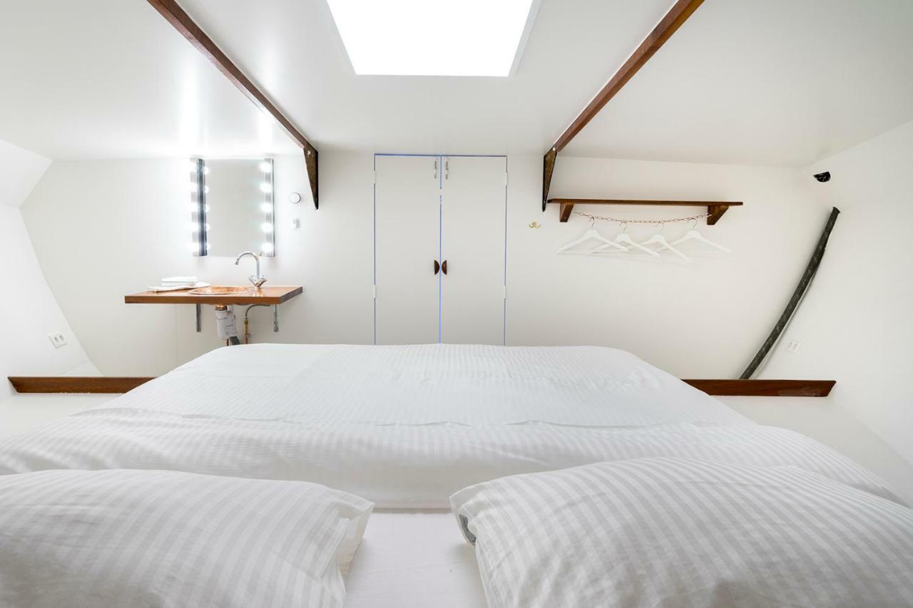Asile Flottant Hotel Амстердам Екстериор снимка