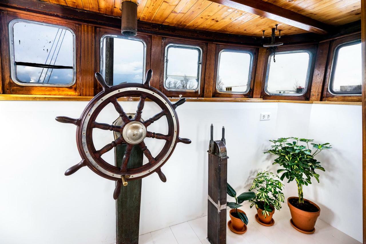 Asile Flottant Hotel Амстердам Екстериор снимка